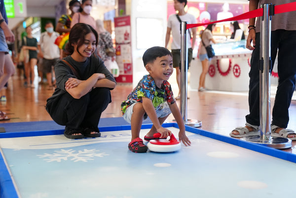 Linkreit - A Frosty Christmas Adventure Pop Up @ AMK Hub, Jurong Point, and Thomson Plaza