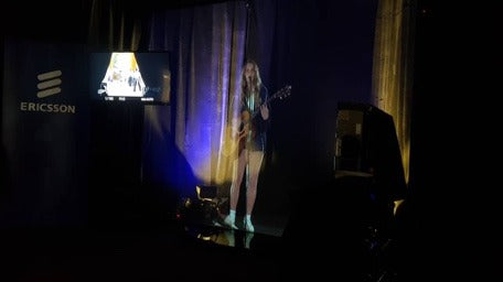 Live Holographic 3D Projection Web Conferencing