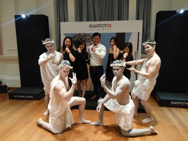 Interactive Human Statues @ Swatch Skin Irony Launch