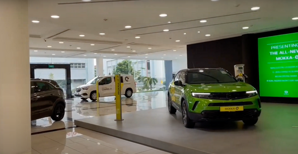 LED Wall @ OPEL Car Showroom