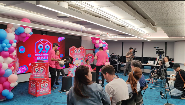 Alibaba Stomp Drummer Performance 2025