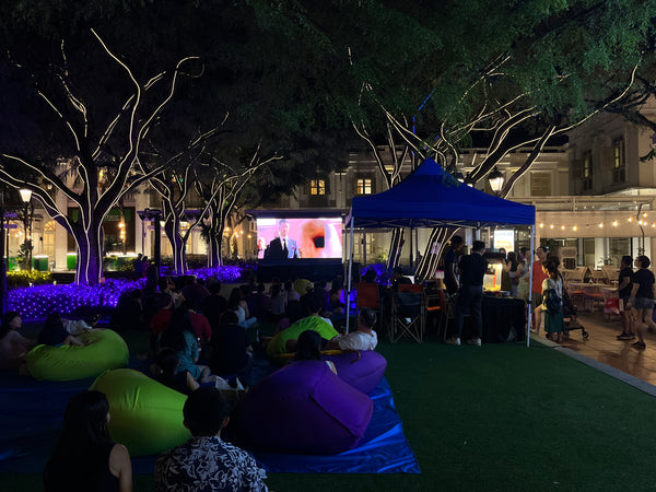 Christmas Outdoor Movie Screening & Caroling @ Chijmes