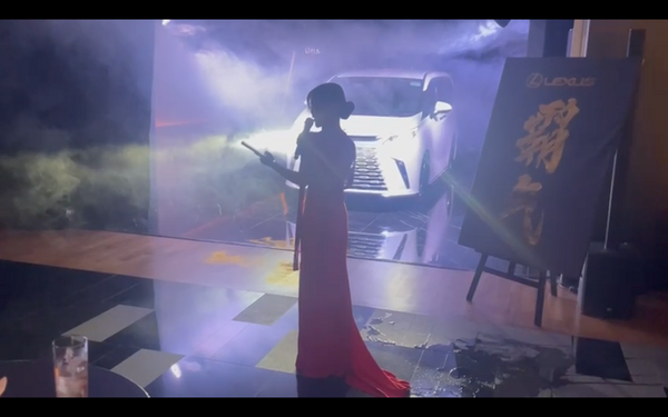 Glitter Speed Painter @ Lexus Car Launch